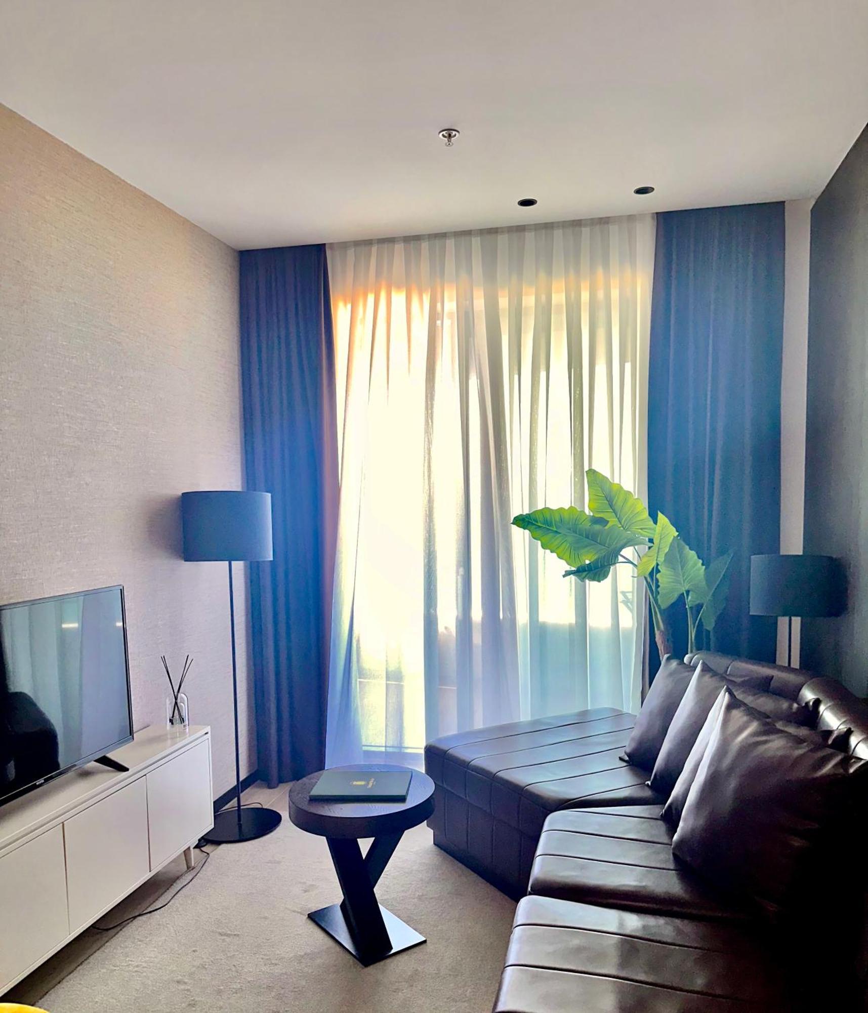 Green Stone Apartments Hotel Rafailovici Bagian luar foto